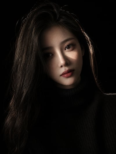 Cinematic Chiaroscuro Portrait (Rembrandt Lighting)